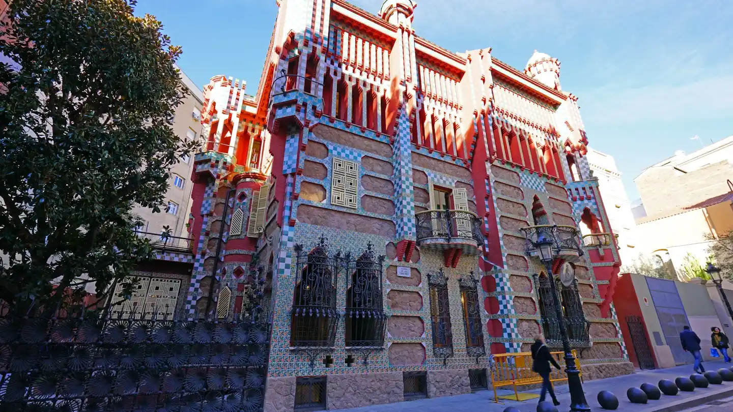 Casa Vicens Gaudí: Todo lo que Necesitas Saber sobre esta Obra Maestra en 2025