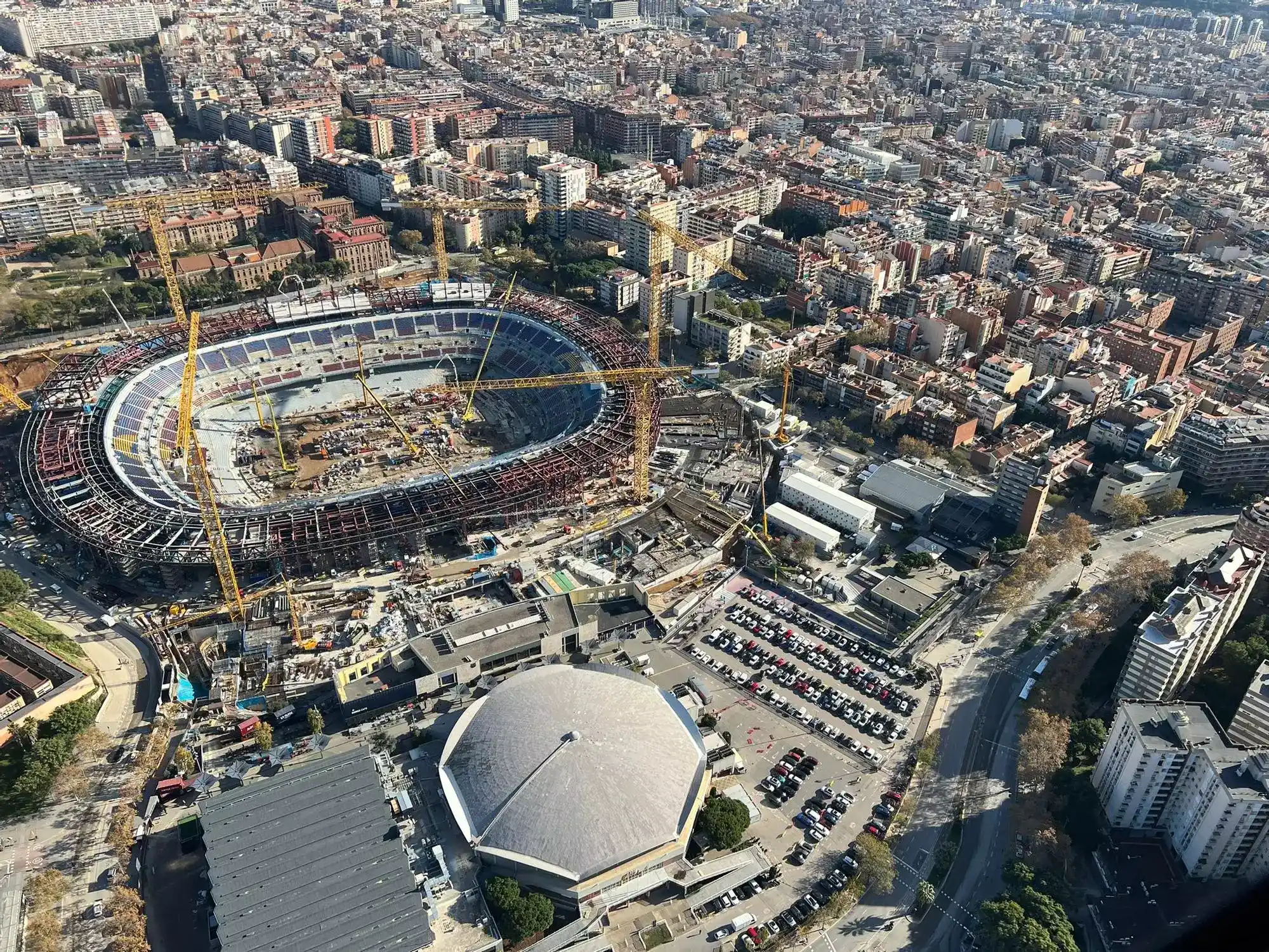 Transformación del Camp Nou 2024: De Icono Histórico a Joya Arquitectónica Moderna